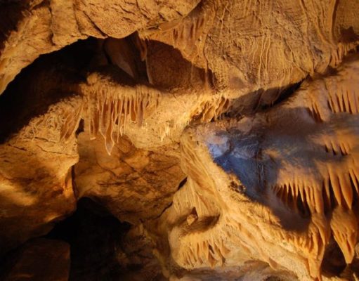 ¿Te animás a entrar en la cueva más grande del país?