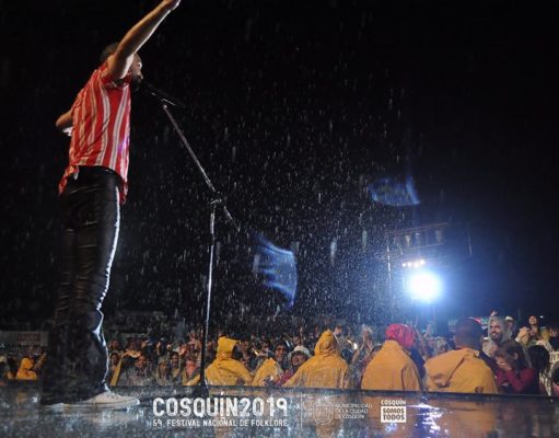 Cosquín y una luna llena