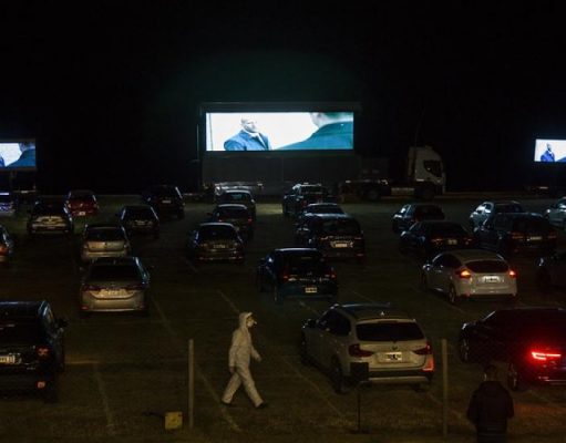 Autocine en San Isidro: entre lo retro y lo futurista