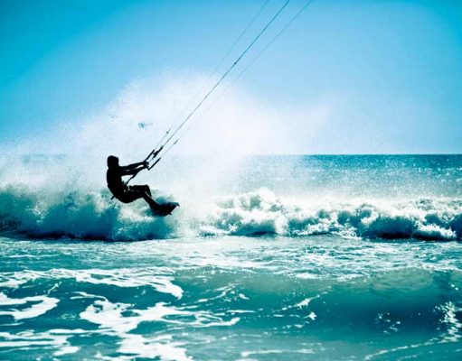 ¿Te animás a practicar kitesurf?
