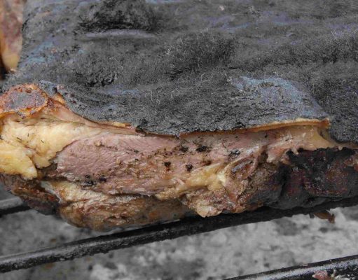¿Por qué es distinto el asado con cuero? Te damos la receta